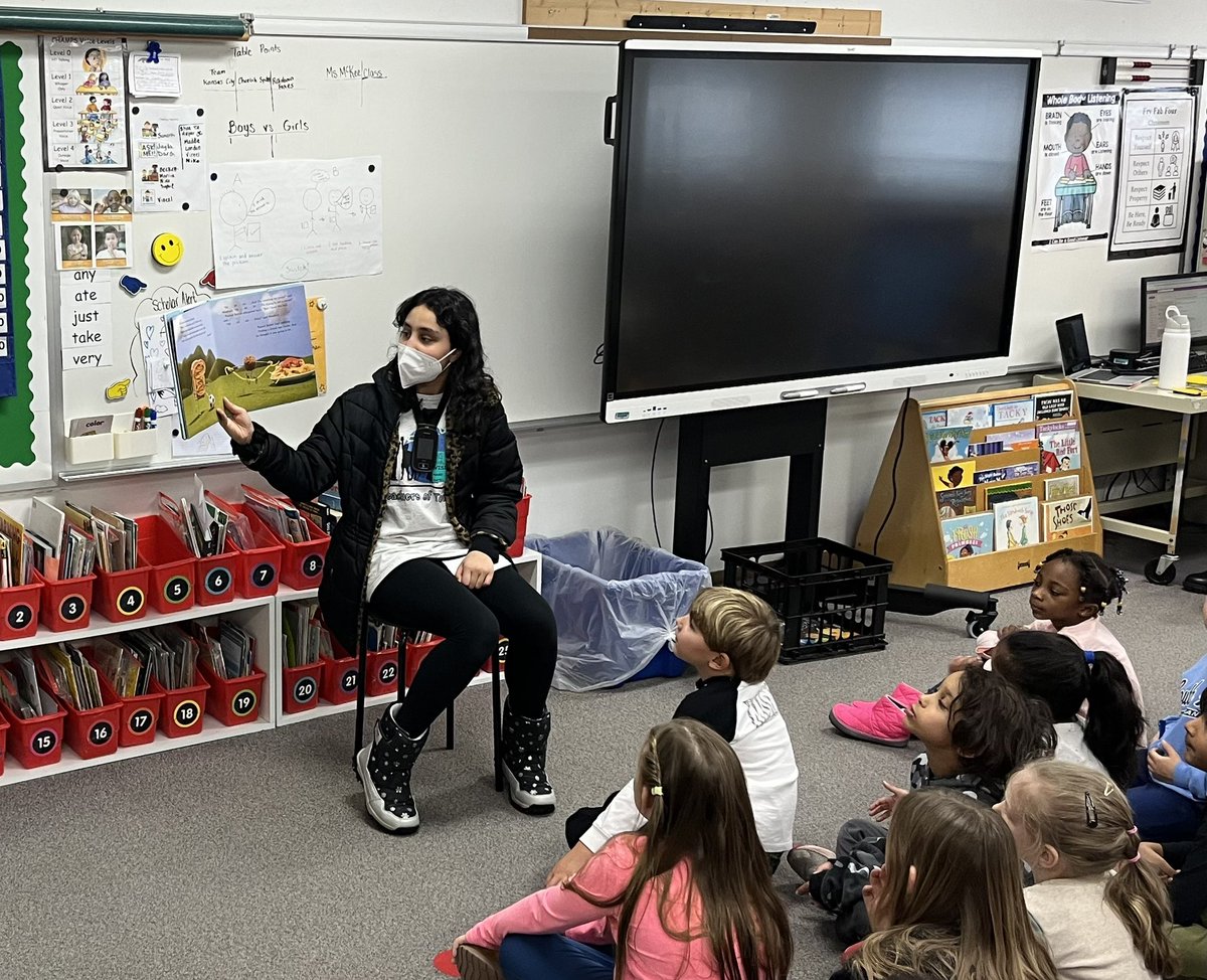 Scullen Sharks from the Teachers of Tomorrow club read at Fry elementary!