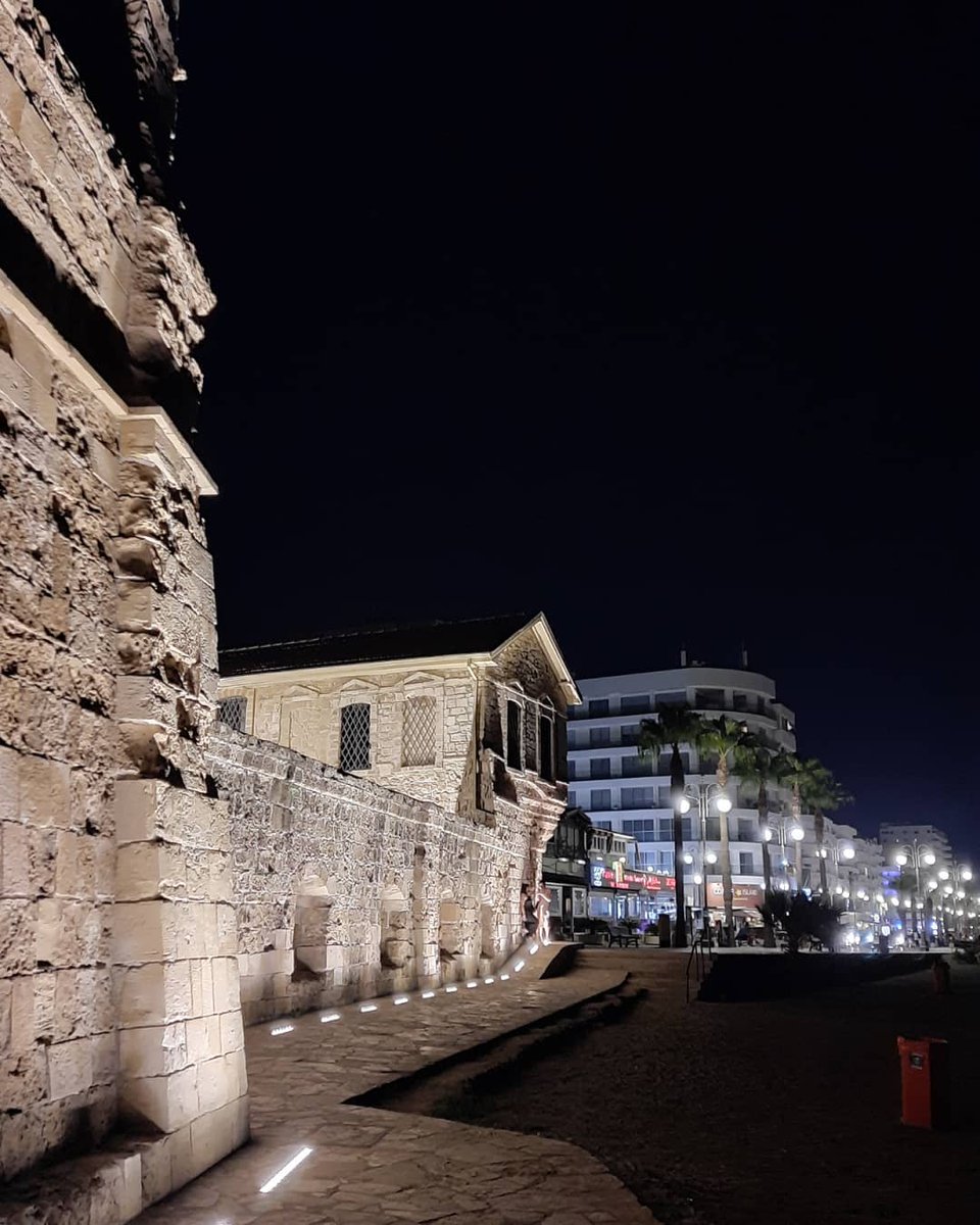 Evening walks in beautiful #Larnaca..🌙🖤🇨🇾