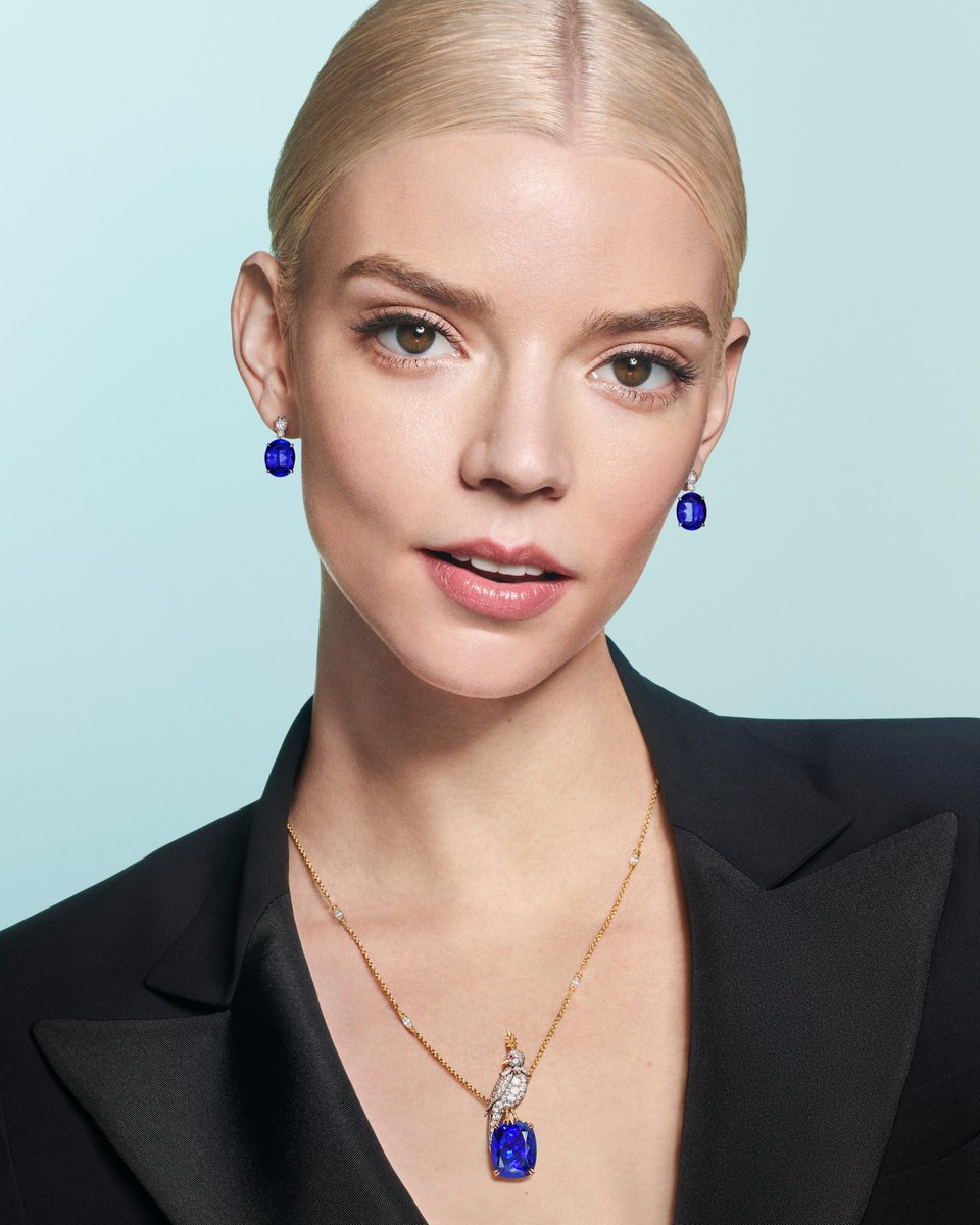 Inspired by one of the House’s most iconic designs by #JeanSchlumberger, this reimagined Bird on a Rock necklace worn by House ambassador #AnyaTaylorJoy features a cushion-cut tanzanite in an innovative setting with diamonds and pink sapphires. More: bit.ly/4aO0BNW
