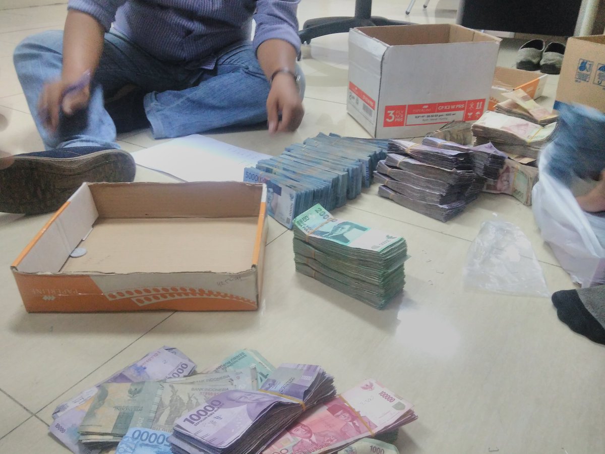 Blogafhuk's tweet photo. Dapatkan hingga Rp2.000 dengan mengikuti penawaran khusus akhir pekan. https://t.co/xfYiFBN0Jk https://t.co/O3TTlbdaCS