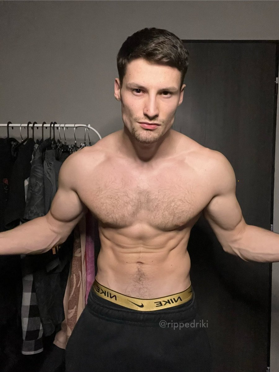 rippedriki's tweet photo. Bow down to your god 🫵🏻🙇🏻‍♂️ https://t.co/zLdJR6EmaE