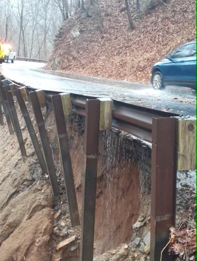 ⚠️ US 64 Closed in Cullasaja Gorge 📍 From Buck Creek Rd to Brush Creek Rd 🗺️ Detour: Buck Creek Road in both directions 📆 Too early to determine re-opening date 📲 Visit DriveNC.gov for real-time traffic and closures #ncwx