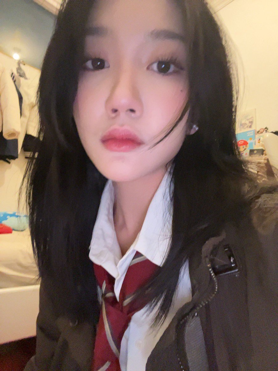 L_MarshaJKT48's tweet photo. 🤓 https://t.co/vzQmaRmC8l