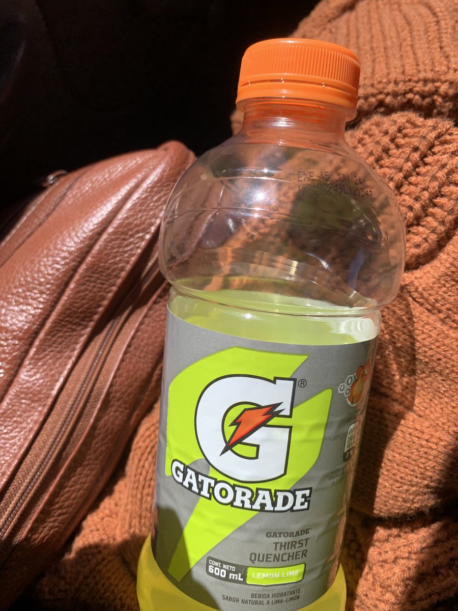 nunn666x's tweet photo. no hay nada mas rico q el gatorade amarillo, te amo gracias x tanto🙏🔥 https://t.co/x4RbJX3CQJ