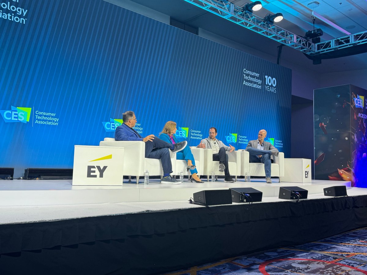 planxai's tweet photo. 🎉 Today marks the official first day of #CES! Excited to meet all the brilliant innovators out there. 🚀 Yesterday was a blast, having the front-row experience at the 'Trends to Watch' talks. Some fascinating conversations on connected cars! 🚗💡 #CES24 #Innovation #planX https://t.co/euAjyaO60n