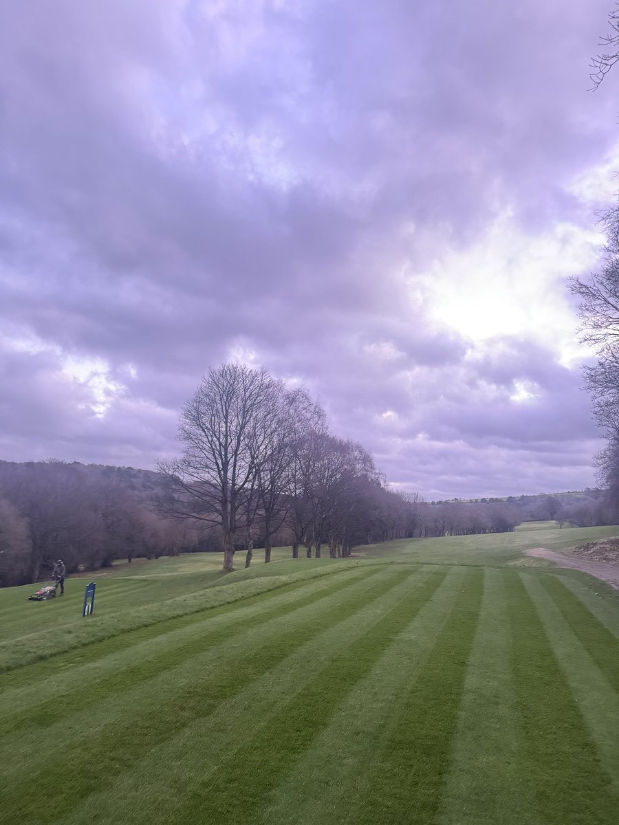 MelthamHG's tweet photo. After what seemed like never ending rain it’s great to get the blades out and do some cutting. 2023 totalled up to 1,610mm of rain which was 22% above average and the second wettest in the last 13 years. Got a lot of exciting projects coming up in spring💪🏼 https://t.co/3xu3AcDRfk