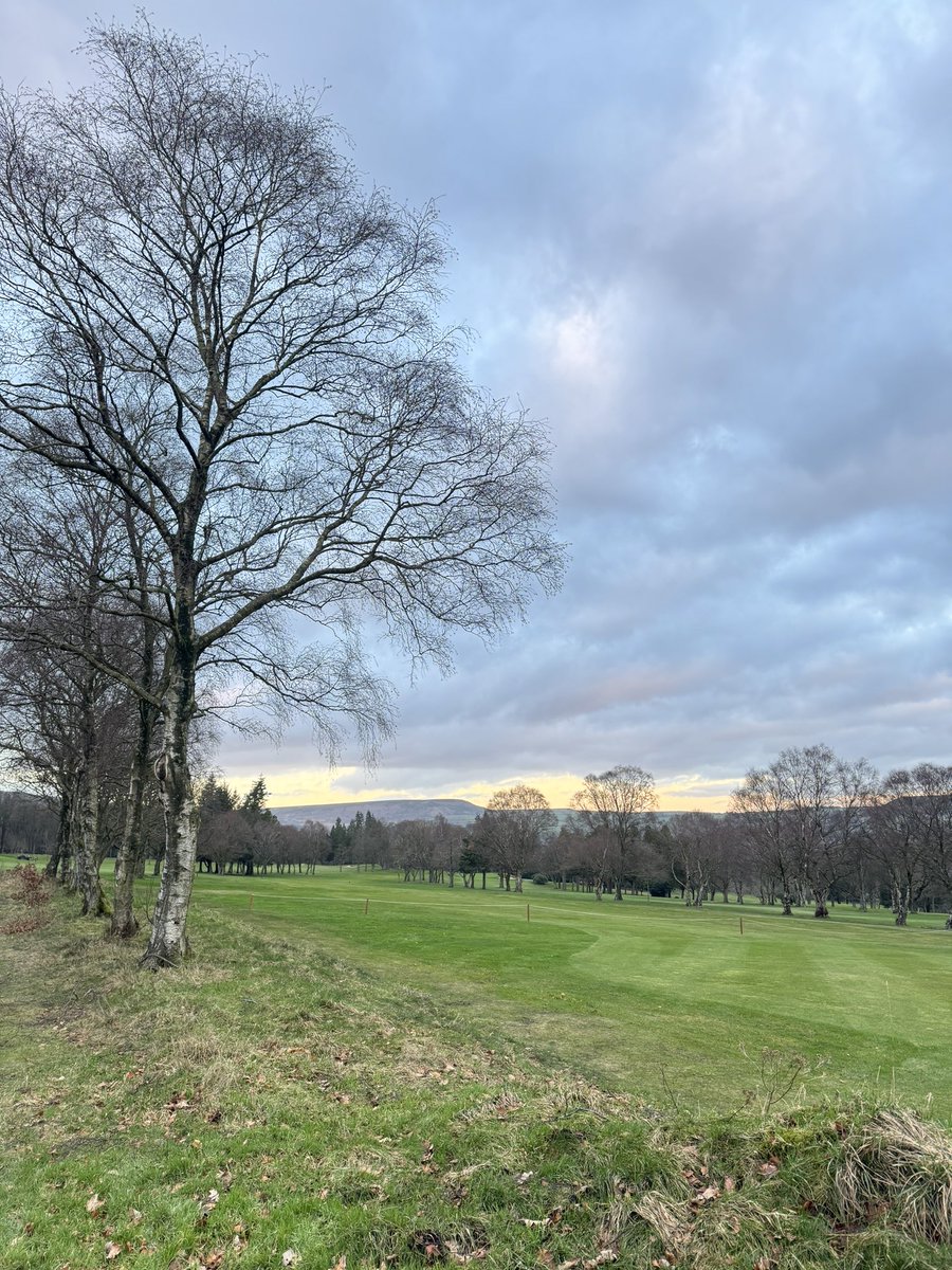 MelthamHG's tweet photo. After what seemed like never ending rain it’s great to get the blades out and do some cutting. 2023 totalled up to 1,610mm of rain which was 22% above average and the second wettest in the last 13 years. Got a lot of exciting projects coming up in spring💪🏼 https://t.co/3xu3AcDRfk