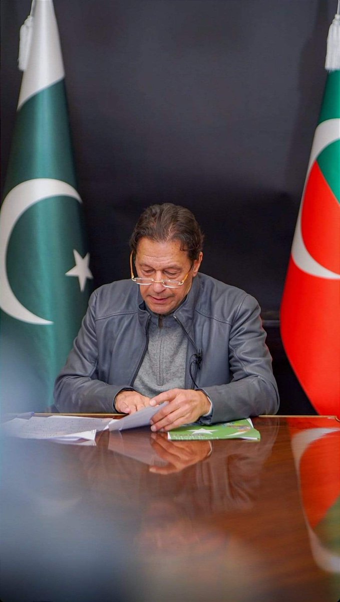 ImranRiazKn's tweet photo. وہ ہار نہیں مان رہا۔۔۔۔۔

ریٹویٹ کرو! https://t.co/v5hvckxMw2