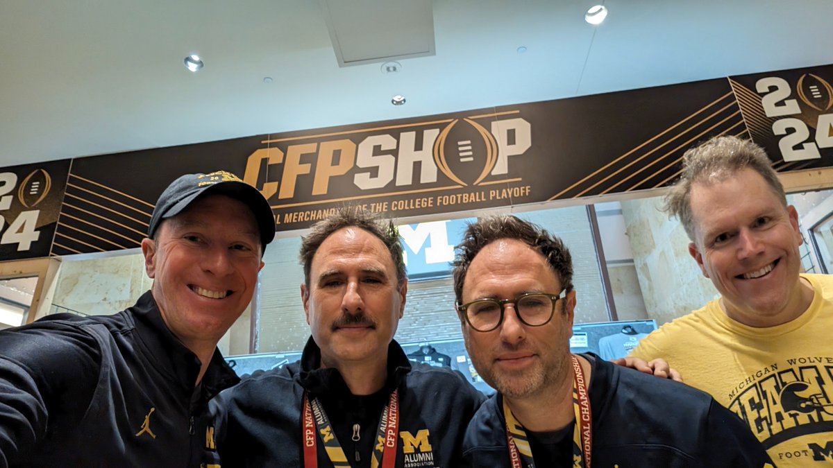 CharlesScrase's tweet photo. @SklarBrothers @michiganalumni Go Blue!! https://t.co/v4PpwNyxCg