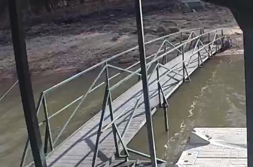 gonweatherguy's tweet photo. RAIN! Is the story for today. Lake #Hartwell that borders #Georgia and #SouthCarolina is rebounding fast and the rain is still not done for this area. Note the wheels in the before and after pictures. Last picture was 10 minutes ago. #gawx #scwx https://t.co/UZ44ftcHNO