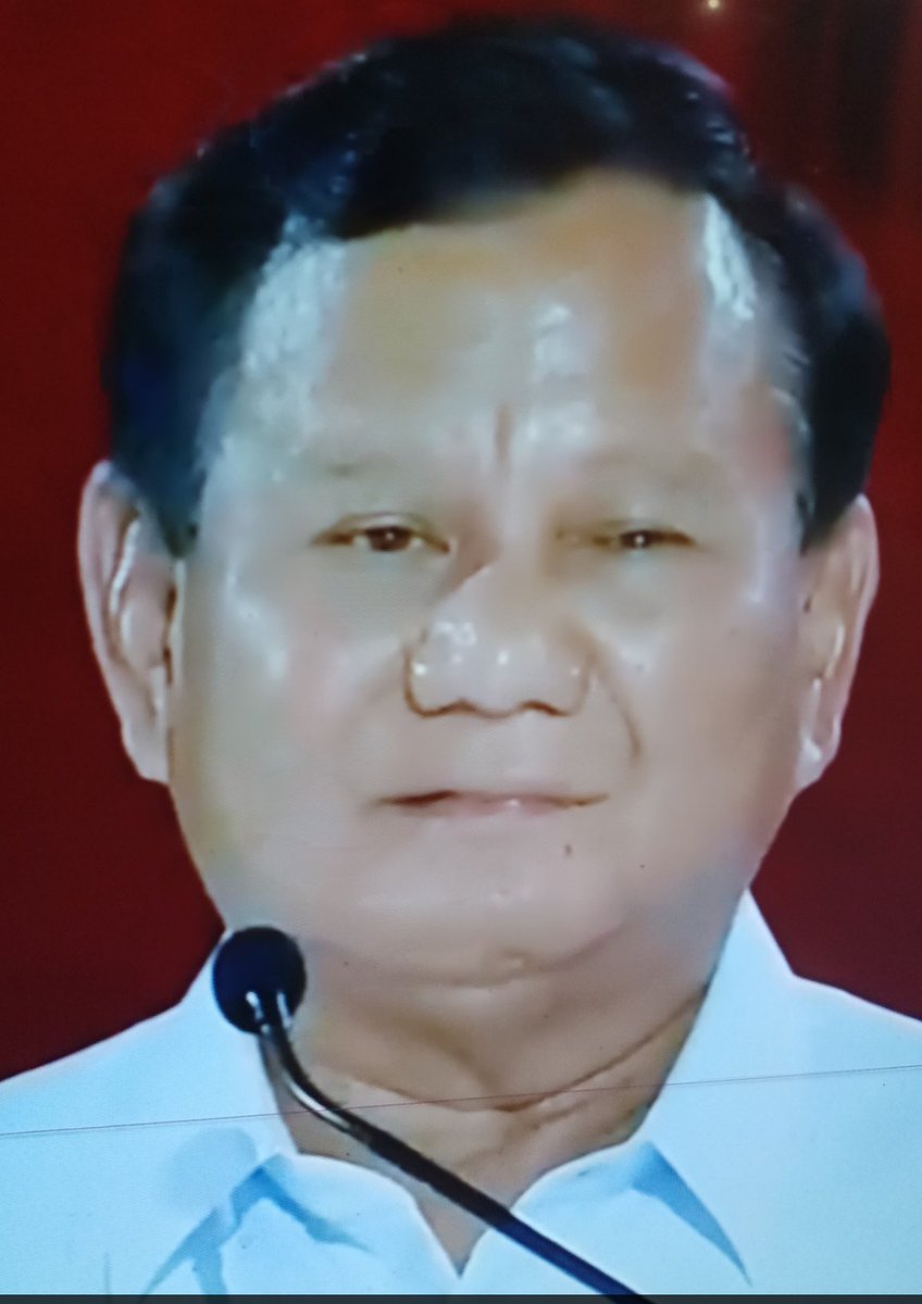 Kenapa Prabowo suka marah-marah?
Dia sedang membayangkan betapa malunya kalah pilpres, padahal ini udah yg ke empat kali lho...
Seluruh dunia akan menertawakan Prabowo. Saya salah satu yg bersedia jika di ijinkan berbisik di kuping beliau :
"NDASMU ETIK WOWOO..."