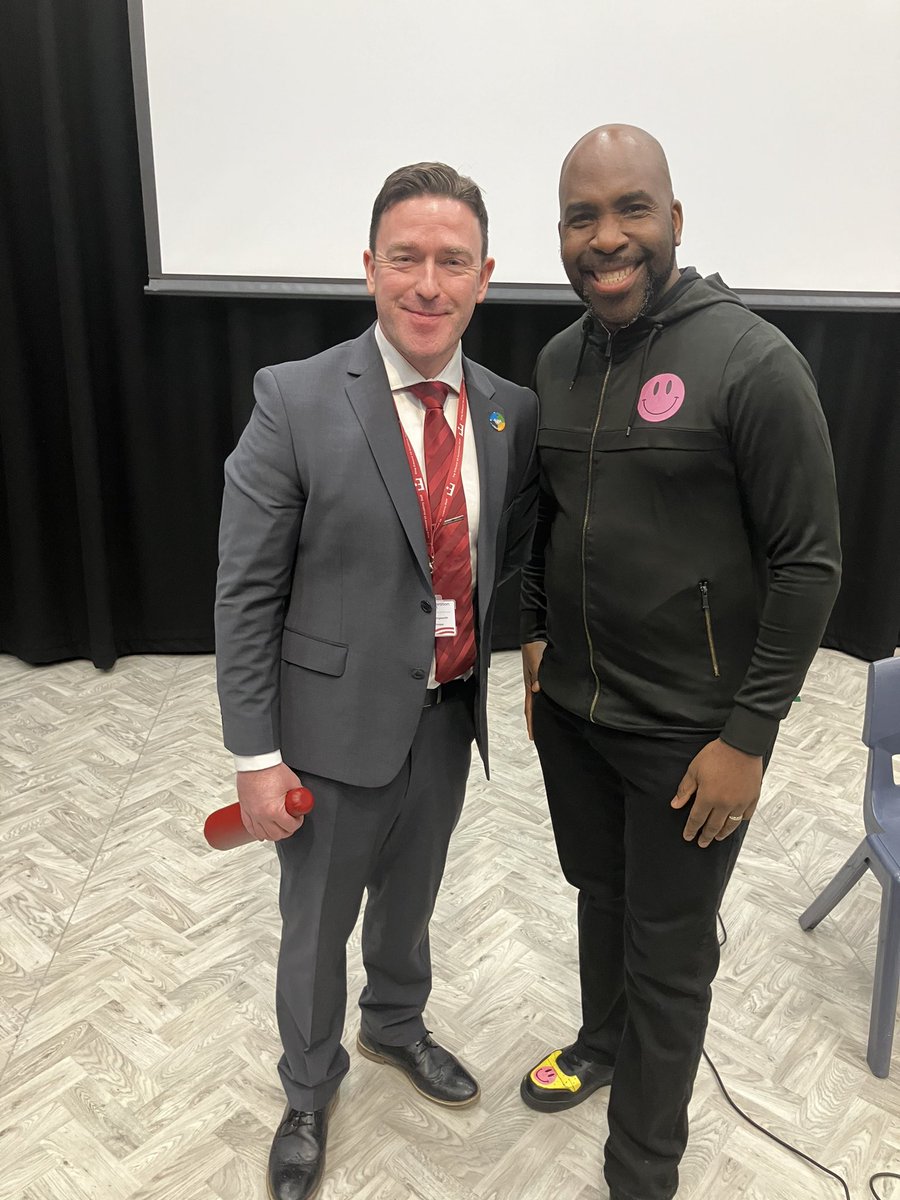 ac_kes's tweet photo. Great to see @Actionjackson from the @Thefixupteam today @kesacademy inspiring our Y11/13/13 PEople & staff! 9th Year visiting @kesacademy We appreciate all your work and dedication to young PEople ๐ #WeRowTogether #YourBestJustGotBetter #ActionReward @InspirationEast https://t.co/KVjyZy43CL
