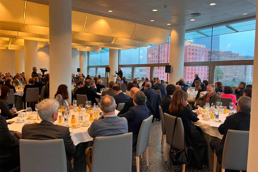 Euskadi, ante la gran oportunidad de las tecnologías exponenciales, debe superar siete retos
<a href="/zedarriak/">zedarriak</a>  presenta su cuarto informe ante una gran representación de agentes económicos, políticos y sociales
bit.ly/3tN2F8c