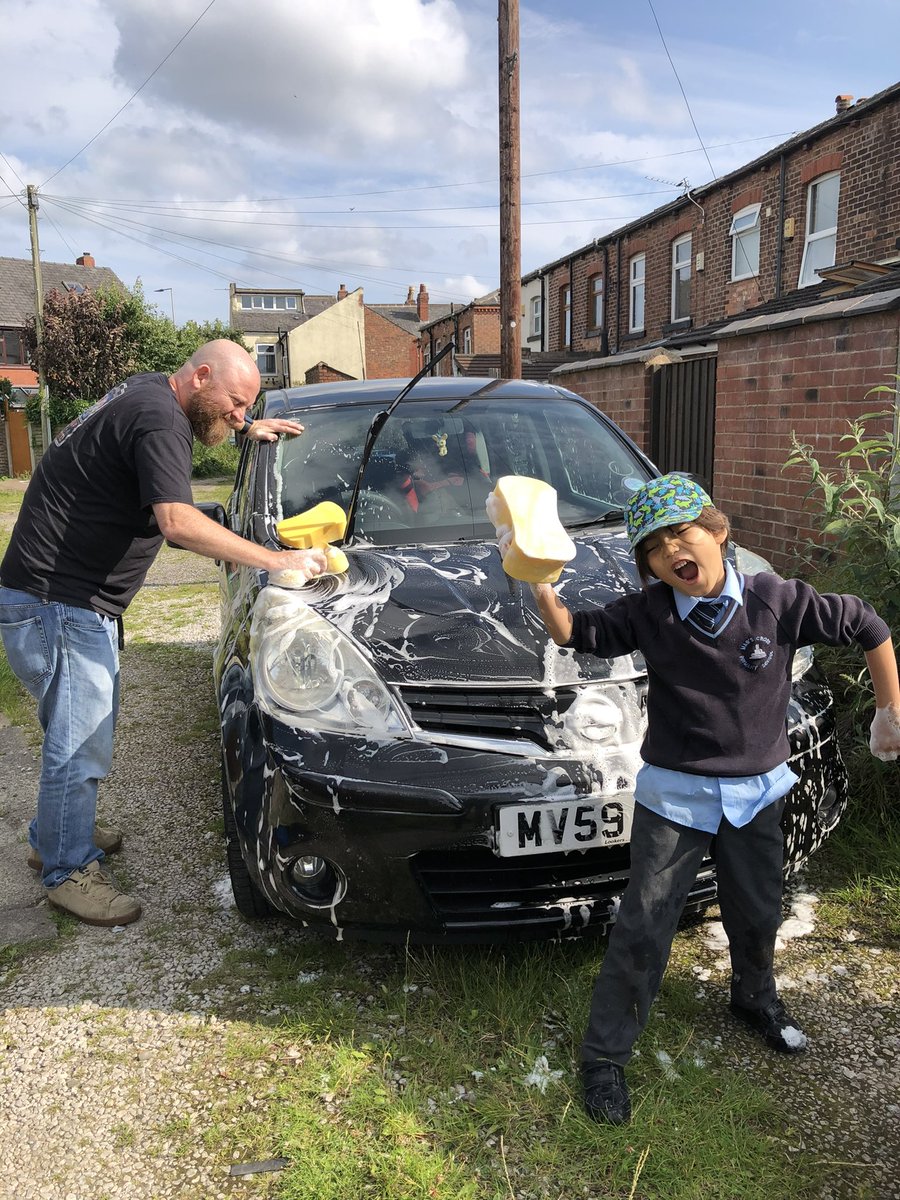 Howdy #PortfolioDay 
My name is Dave and I do many things in life. I draw comics, I make posters, I create concept art and storyboards and I raise maniacs. Well just one maniac. (Currently unavailable to raise any other maniacs). Cheers.