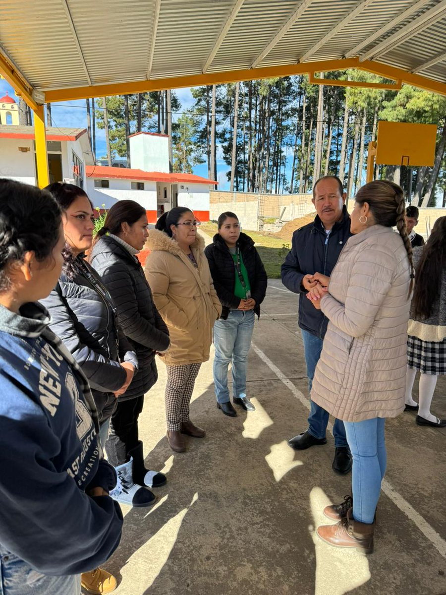 arturougaldea_'s tweet photo. Con instrucciones de la Mtra. @delfinagomeza y acompañando al Secretario de Educación, Miguel Ángel Hernández; recorrimos distintos planteles educativos de #Texcaltitlán... 🧵 https://t.co/YtATHEylhM