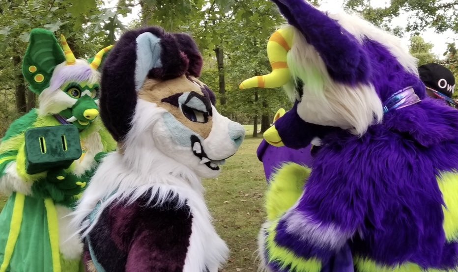 kit_theragdoll's tweet photo. Heaven has gained a fellow bat ❤️‍🩹 

Some of my earliest memories in this fandom, the ones I cherish most were with you @ShortCircuitBat . Every time I spotted you in suit you'd wrap me in your big wings &amp; you were always so, so kind to me.

You'll be so missed. Rest easy, Short. https://t.co/QoBAnpZLY5
