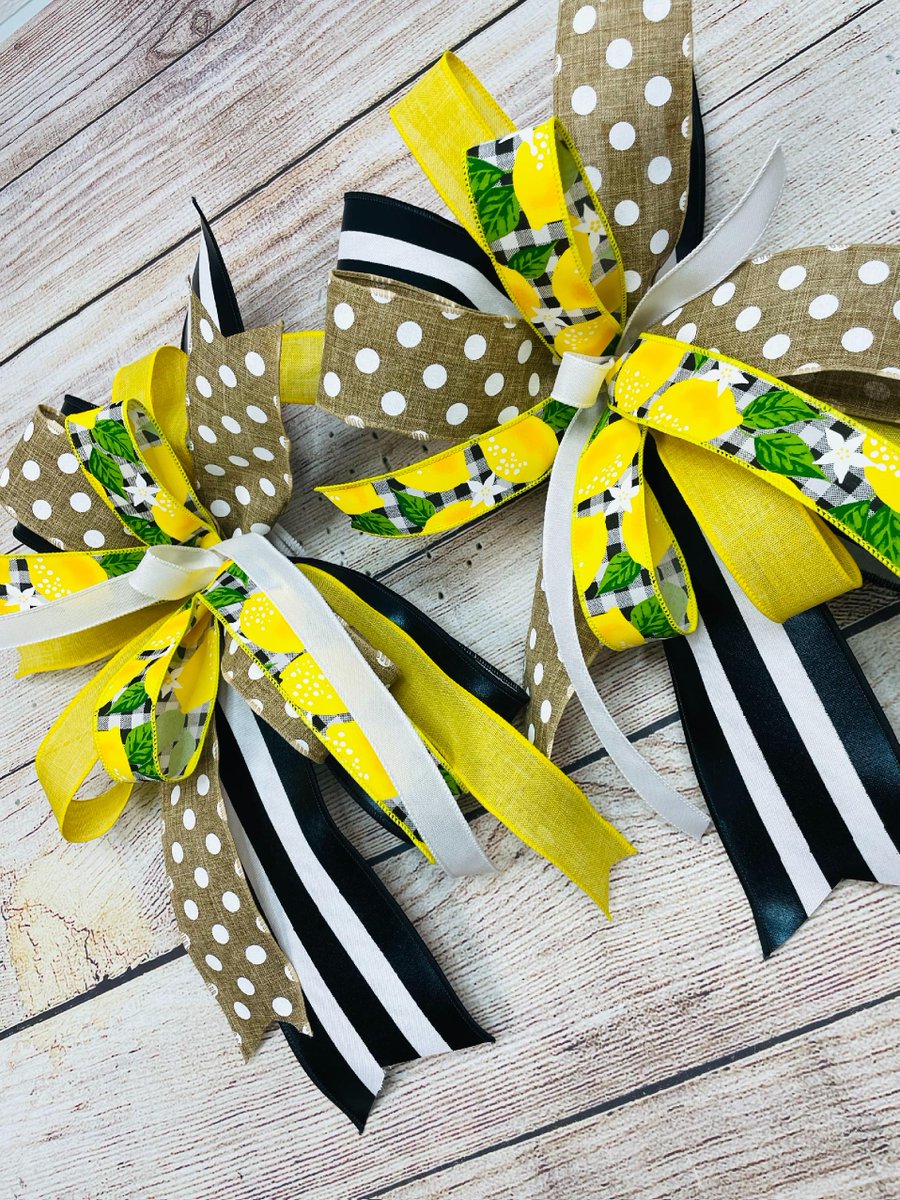 DecoExchange's tweet image. Creating your own bows can be so much fun! 🎀 Check out this helpful tutorial to get you started! Click the link learnfromdecoexchange.com/optin167320210… #DIY #BowMaking #Crafting