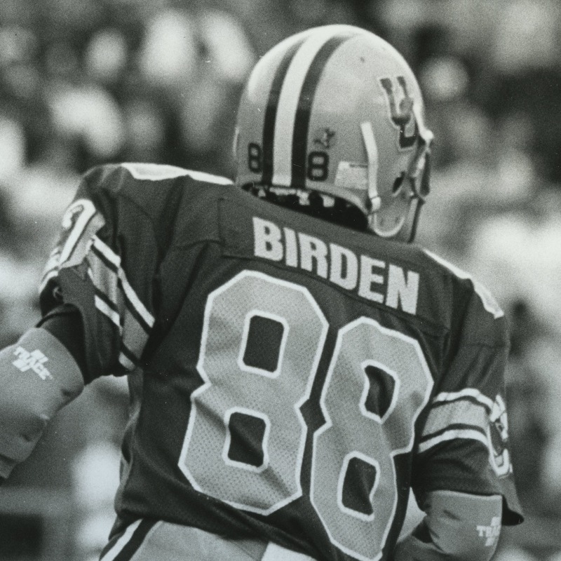 oregonfootball's tweet photo. 𝐄𝐩. 𝟏𝟏𝟕 - 𝐋𝐨𝐨𝐤𝐢𝐧𝐠 𝐟𝐨𝐫 𝐚 𝐂𝐡𝐚𝐧𝐜𝐞

Former UO receiver and two-sport athlete JJ Birden is @DuckFootball's latest guest on the @MightyOregonPod.

#GoDucks x @jjbirden