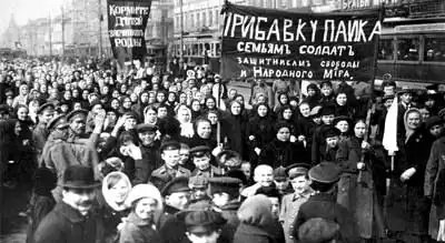 PRCF_74's tweet photo. 9 janvier 1905 : début de la Révolution russe de 1905, création des premiers soviets. https://t.co/5S7cOsXCfV