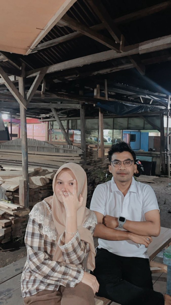 GAzwir's tweet photo. moga kmi berdua bnyk uang dan kaya raya https://t.co/GfI0qlCQ3E