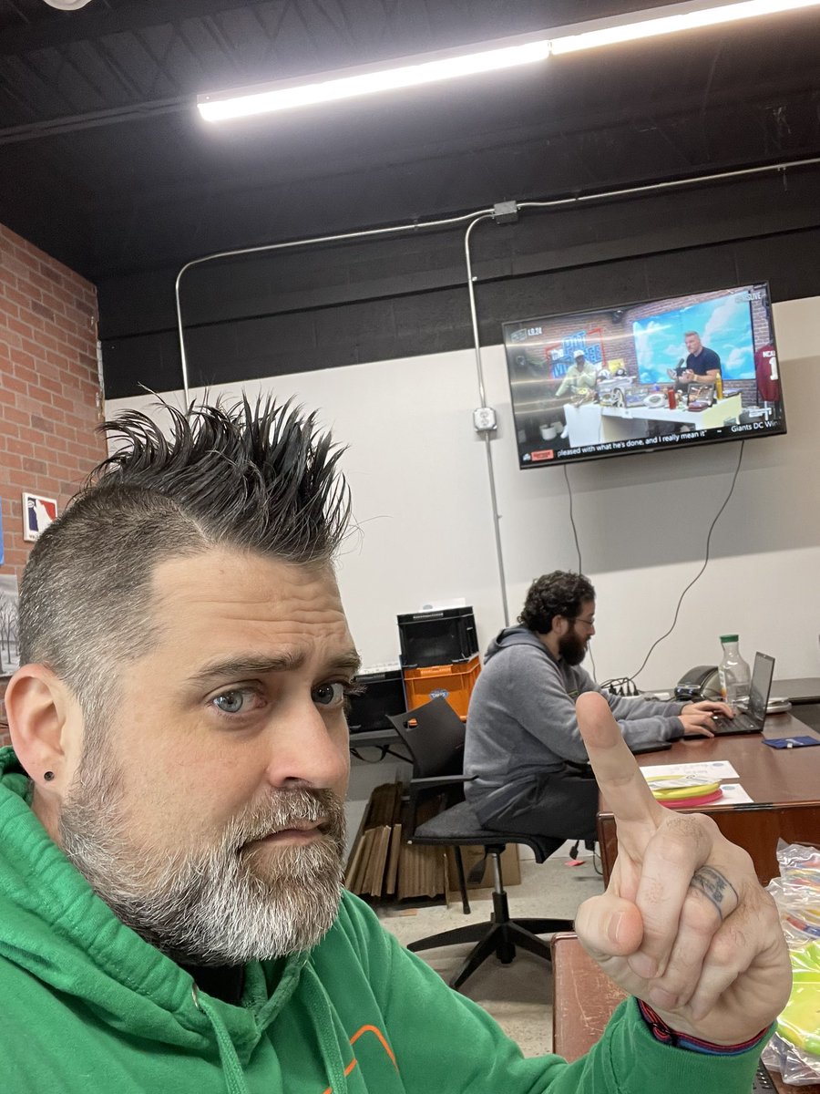 Papa Wolf tweet media