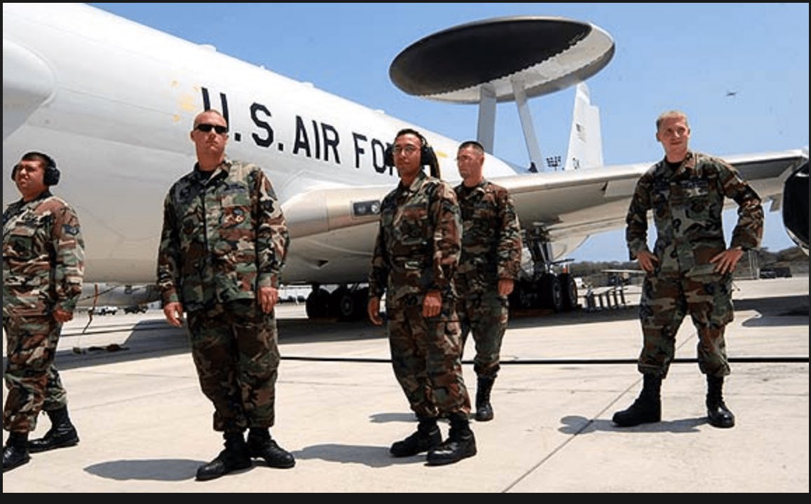 En el 2009, el expresidente Rafael Correa ordenó cerrar la base militar estadounidense de Manta en Ecuador, que se encargaba de combatir al crimen organizado en el país. Fue una decisión clave para despejarle el camino al narcotráfico y darle libertad total. Nunca lo olvidemos.