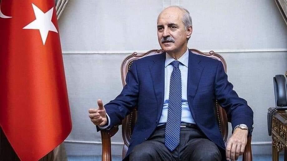YonisYasin1's tweet photo. #BreakingNews Turkiet 🇸🇴💪

Gudoomiyaha baarlamaanka Turkiga Nicmaan Kurtulmuş ayaa sheegay in Turkigu difaacayo Xuduudaha Somalia,hadii ay Somalia ka codsato iskaashi amni,Wuxuuna yiri sidan .

Turkigu Ma aqbalayo in lagu Xadgudbo madaxbannaanida Soomaaliya iyo xuduudaheeda La aqoonsan yahay,Itoobiya Xiriir fiican ayaa naga dhexeeya,Lknse Waan kasoo horjeednaa Talaabada Itoobiya ay ku faragelisey dhulka Somalia .

Somalia garab ayaan ku siinaynaa inay ku filaato amaanka Xuduudkeeda,Hadayse naga codsato somalia  inaan u ilaalino oo u sugno amaanka Badda,diyaar ayaan u nahay, intay ku filaanayso amaanka xuduudkeeda,iyadoo sharci iyo heshiis loo marayo .

Waxay ku xiran tahay keliya Somalia oo Turkiga la gasha heshiis iskaashi amni oo mudo cayiman soconaya,sida heshiskii iskaashi amni ee ay Dawladda Libya la gashay Turkiga 20019-kii xiligaas oo aan dawladnimada libya difaacnay oo ay soo weerareen falaago xaftar hogaaminayey .

Hadii ay Somalia Walaac amni dareemayso,Kama hordhacayno,wax walba rabitaanka dawladda somalia ayay ku xiran yihiin,Turkigu markasta wuxuu garab taagan yahay Bulshada soomaaliyeed,
Wuxuuna aqoonsan yahay madaxbannaanida iyo wadajirka dhuleed ee Jamhuuriyadda Federaalka Soomaaliya ee xuduudaheeda " Gudoomiyaha baarlamaanka Turkiga Nicmaan Kurtulmuş .

Xigasho -Warbaahinta Huriyet .
