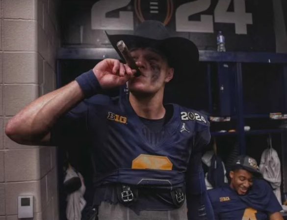 bluebyninety's tweet photo. If anyone talks shit to me about Michigan for the rest of time, I will be responding with this picture and will not be taking any questions. https://t.co/Yjj0NhoUh1