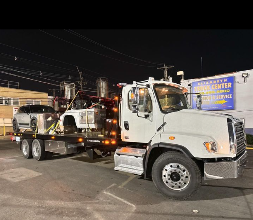 Late night action. You don't work 9-5 and neither do we!
#builtbyjimpowers #etctowsales #elizabethtruckcenter #millerindustries #therealdeal
