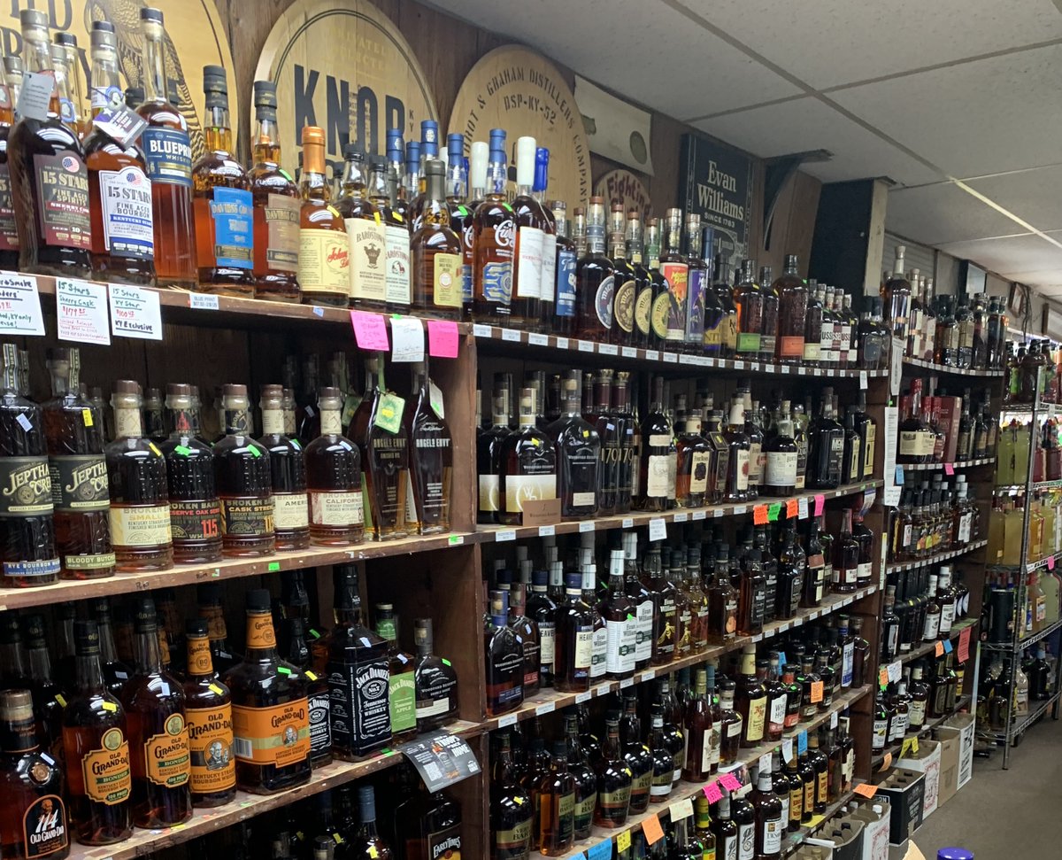 #Bardstown #Kentucky another great location to find our finest #Bourbon #Whiskey pour.

Toddy's Liquors has served the Bardstown community for 4 decades and offers a tremendous selection including our very own.

Welcome to our retail family!!

#IncludeMe #ASL #StayTuned #Cheers🥃