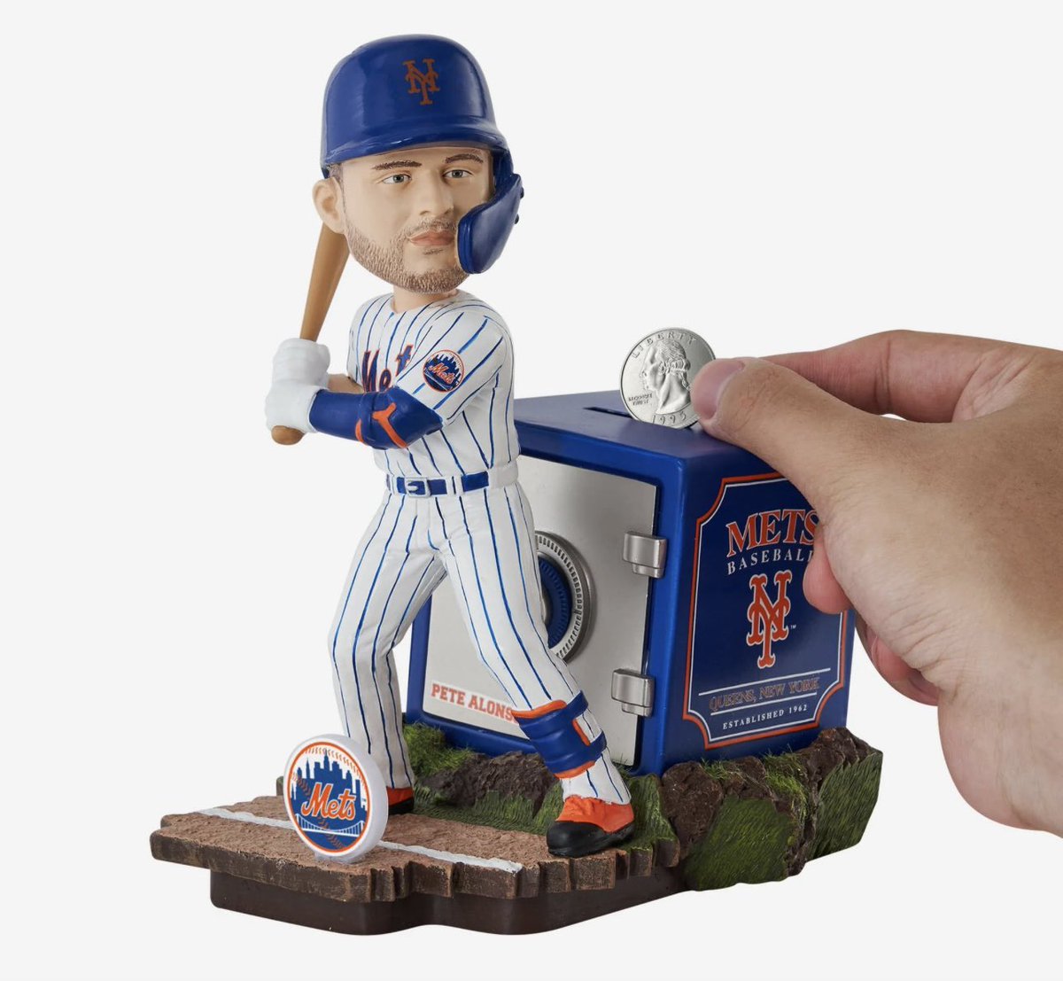 TheWardyNYM's tweet photo. 🚨🚨🚨 GIVEAWAY 🚨🚨🚨 

REPOST, LIKE, & FOLLOW @FOCOusa, @focobobbles, @genymets for a chance to WIN this Limited Edition #Mets Pete Alonso Bank Bobblehead! 🐻‍❄️

* BONUS ENTRY: FOLLOW the GENY TikTok! ⤵️

LINK: https://t.co/GMesZjTjGu (Comment with a screenshot when done) 

Best of luck everyone! #LGM