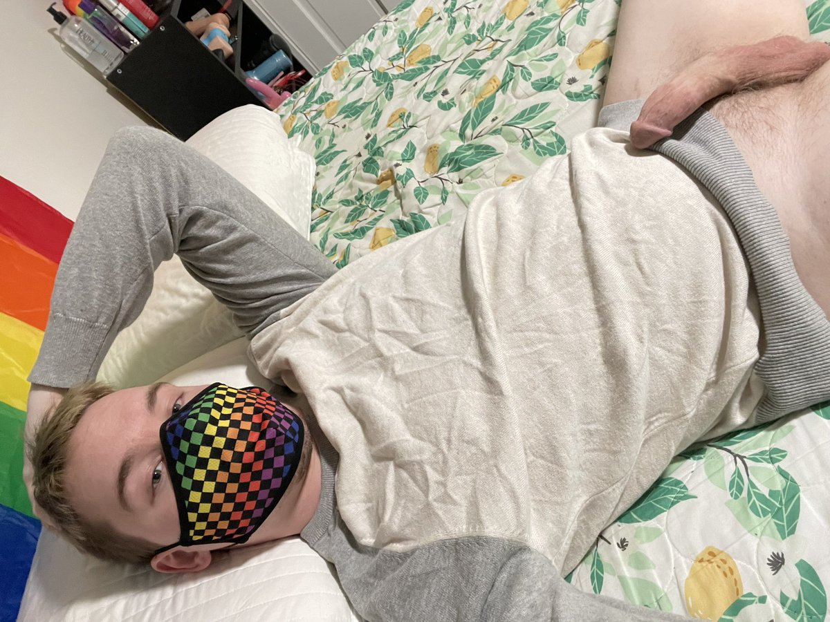 tobi_hunterz's tweet photo. I posted a free 3 minute jerkoff and cum vid on onlyfans, I hope you enjoy 😊 https://t.co/F62fsuldrA