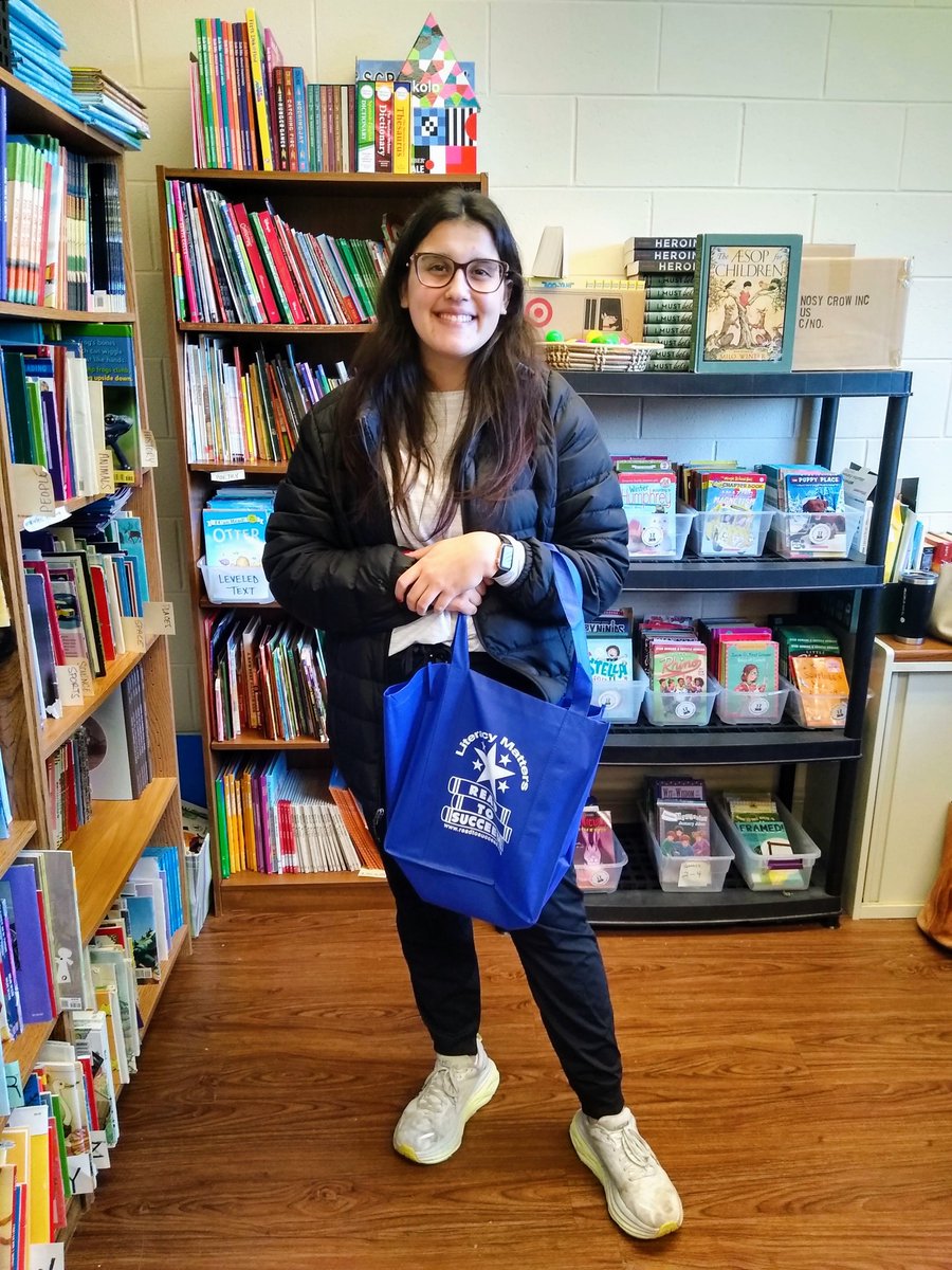 readtosucceed's tweet image. We recently met Sofia, a new RC teacher. She teaches kindergarten at @RWS_Wildcats. We were happy to help her get some new books!

Through 1/19, RTS is #givingaway 25 books to all #firstyear #RC #teachers. Email Liz at familyliteracy@readtosucceed.org for info.