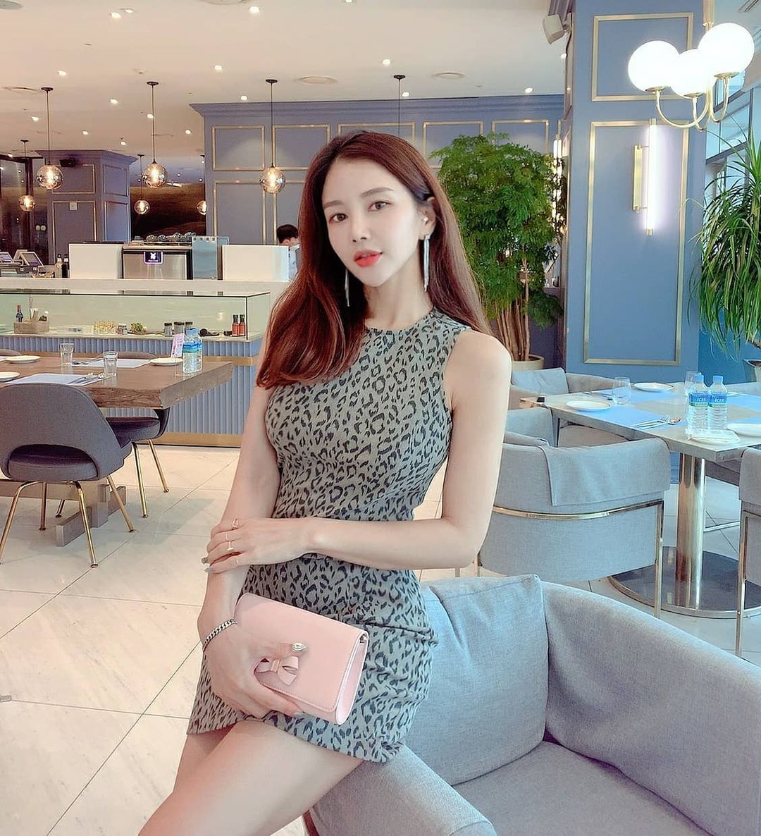 Casual and cozy, sophisticated and elegant, do you want that too?