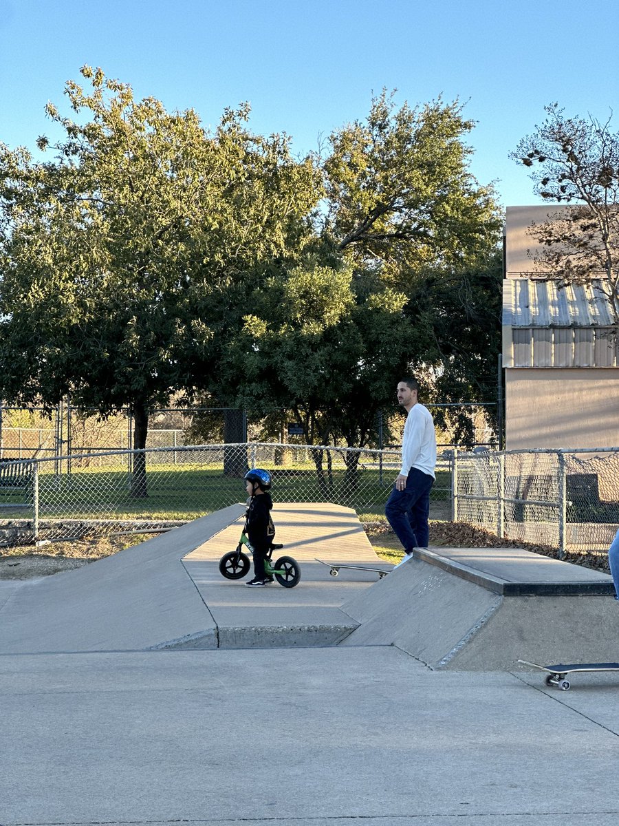 Kjunsup's tweet photo. My son chooses skateparks over regular parks 90% of the time now 🥺 https://t.co/bFGKT7RbiQ