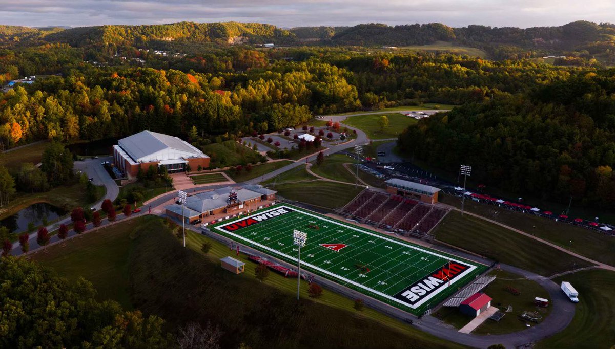 After a great conservation with @CoachGouldWULB and @Coach_Ladd I’m blessed to receive and official offer from @UVAWiseCavsFB🙏🏼🔴🙏🏼 @HeadBallCoach21 @coachgoodman53 @KnightsRecruit1 @NEGARecruits @USFBRecruits @recruitNE_GA @fivestarphenom @RecruitGeorgia @GatlinburgBowl