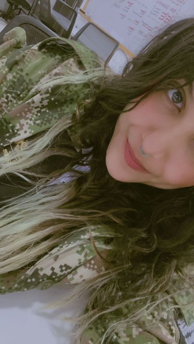 No apoyo la guerra pero si quieres tenemos una en mi cama :v ajuaa https://t.co/fAHuyIfner<a href="/tag/mvsales"class="tags"><span>#mvsales</span></a>