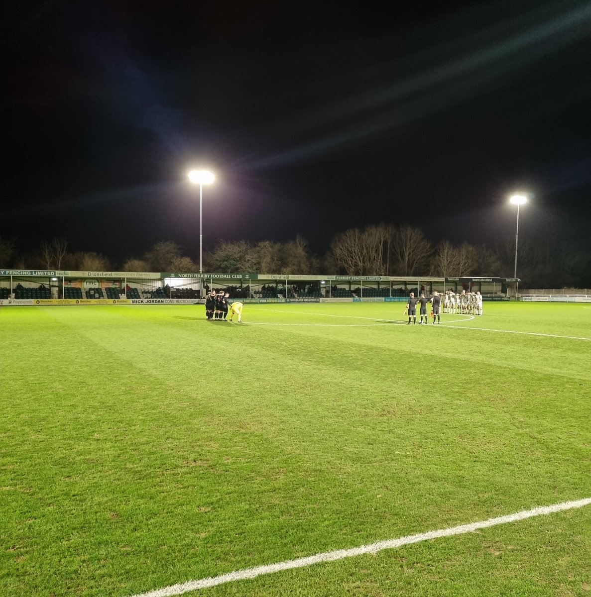 Fantastic 1-0 away win tonight!! @Grimsby_Borough 4 out of 4!! A well observed minutes silence before the game too. RIP Dave & Cam ❤️ #oneboro