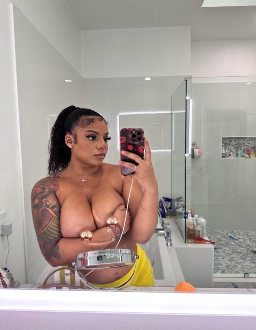 who tryna tiddy fuck me?🍒🍆 https://t.co/dHuKK0Xjlf<a href="/tag/pump"class="tags"><span>#pump</span></a><a href="/tag/solana"class="tags"><span>#solana</span></a>