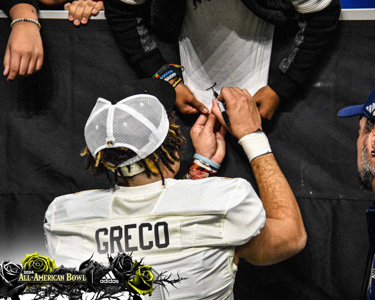 AABonNBC's tweet image. Worth the Wait

#MIZ 🐯 🏈 

#AABCO2ON4TION 👑🌹🏈

#AllAmericanBowl 🇺🇸 @adidasFballUS