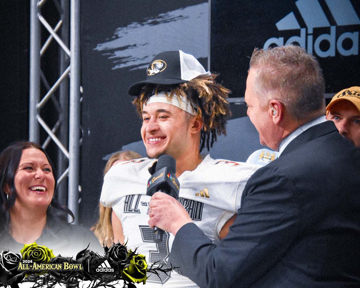 AABonNBC's tweet image. Worth the Wait

#MIZ 🐯 🏈 

#AABCO2ON4TION 👑🌹🏈

#AllAmericanBowl 🇺🇸 @adidasFballUS