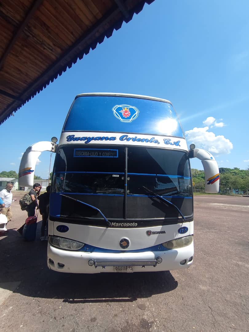 #09Ene | #INTT Puerto Ayacucho la #PNB, realizan inspección  unidades de transporte, en el terminal de pasajeros Melición Pérez, generando conciencia vial por la vida y la Paz. 
#SifontesSeAcercaAlPanteón