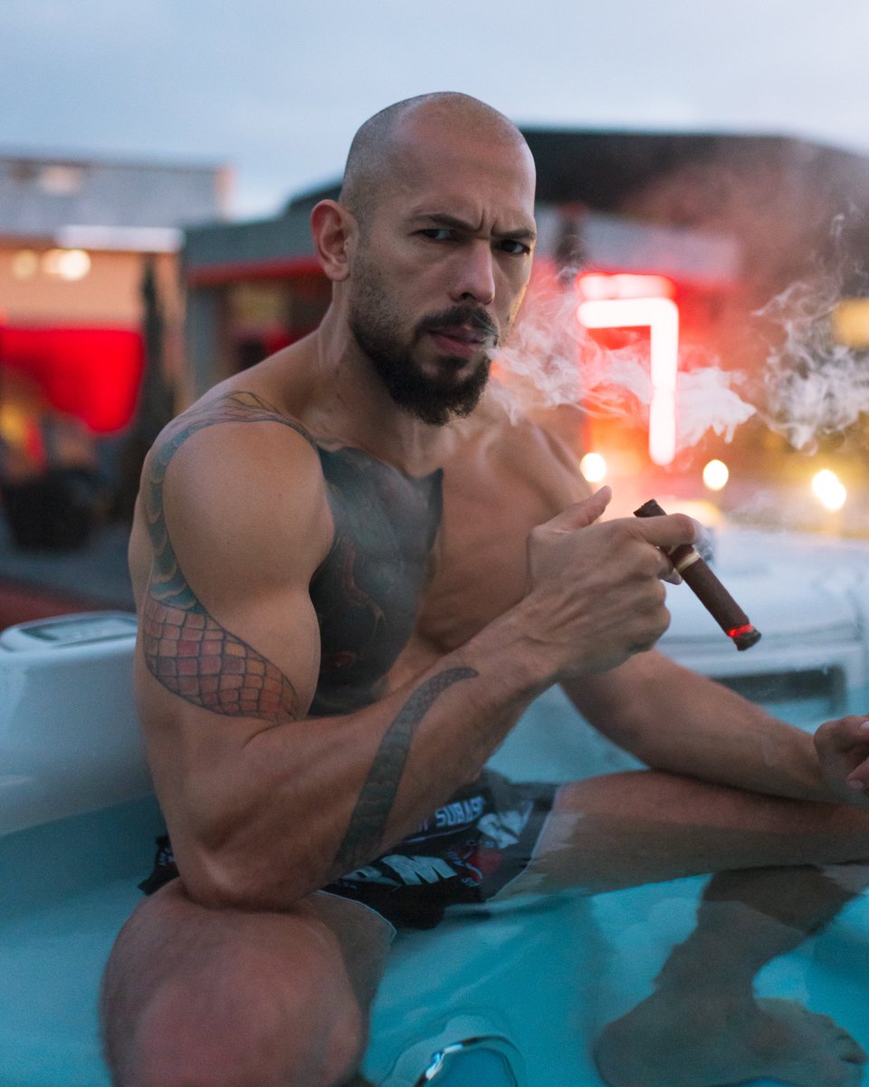 TateNews_'s tweet image. My pronouns are bill/ionaire.