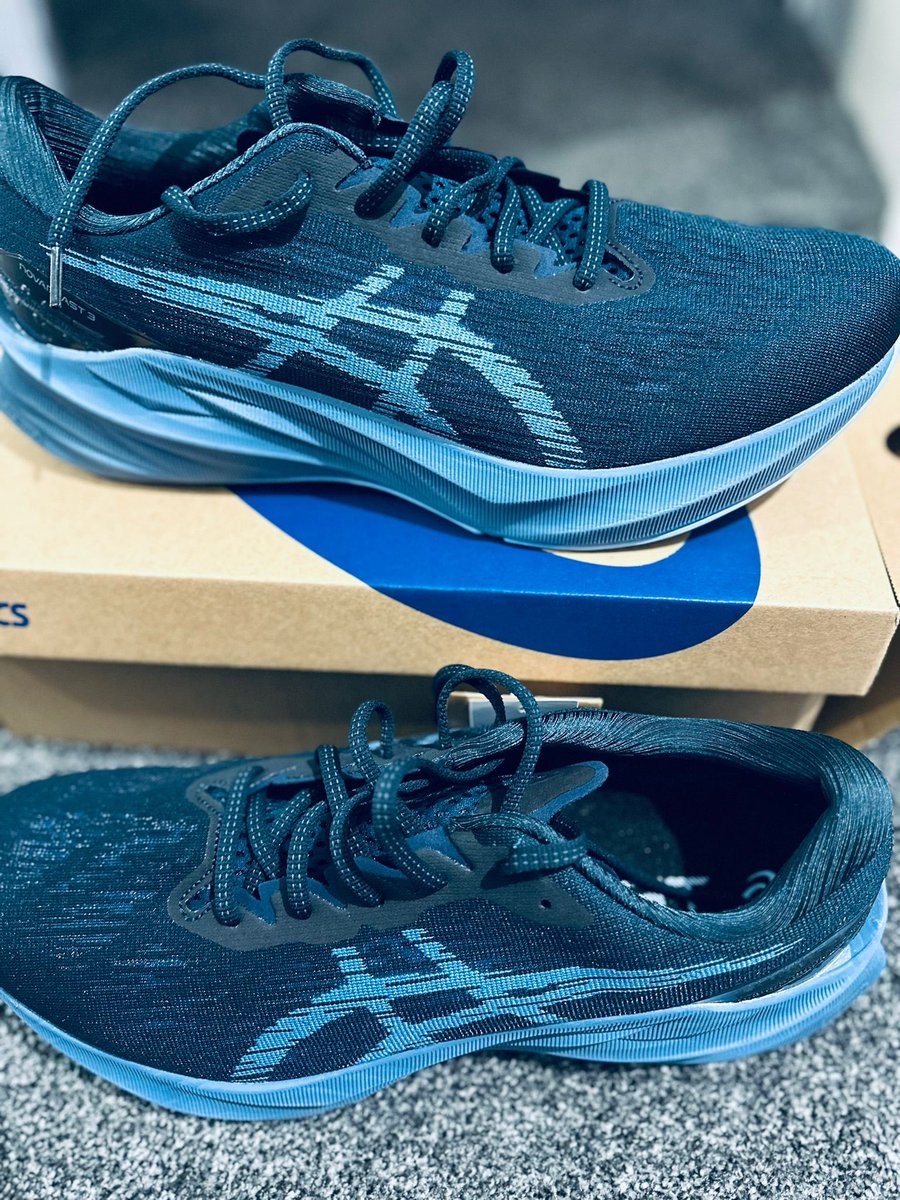 New Running Kicks Day 👟 - ASICS Novablast 3 

January goals -

🎯 - 10,000 steps per day
🎯 - Drink more water
🎯 - Run 3-4 times per week
🎯 - Regain my love for running

#determined #dedicated #runr #ukrunchat #runner #mindovermatter #NeverGiveUp