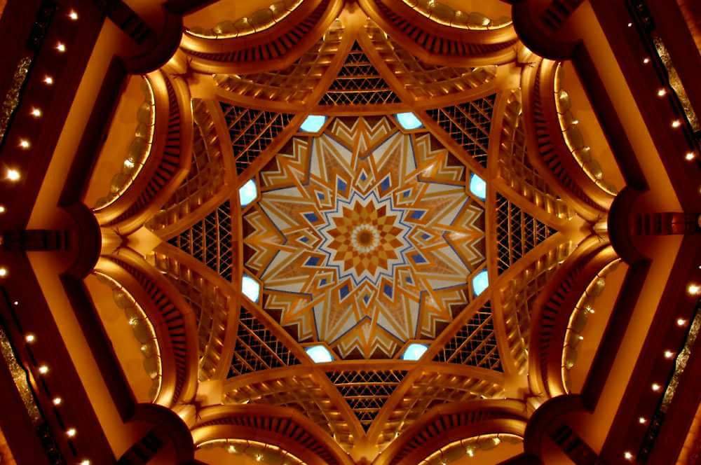 سقف قصر الضيافة #ابوظبي من تصويري، تحية الى #الامارات 🌹🙏🏻
