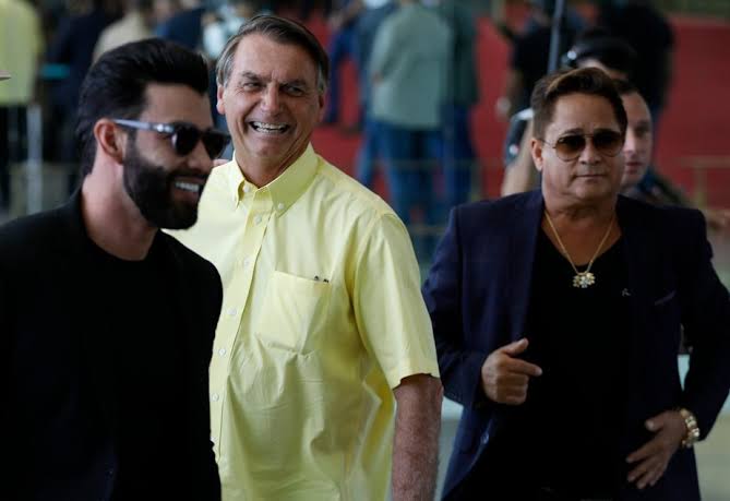 OrestesInforma's tweet image. O site de apostas do Gustavo Lima, VaiDeBet, irá patrocinar o Corinthians em 360 milhões.

Aí surge uma questão, se eles podem gastar 360 milhões apenas em propaganda, quanto não gera em lucro esses sites de apostas?

Enquanto isso, os bingos físicos, que pelo menos geravam