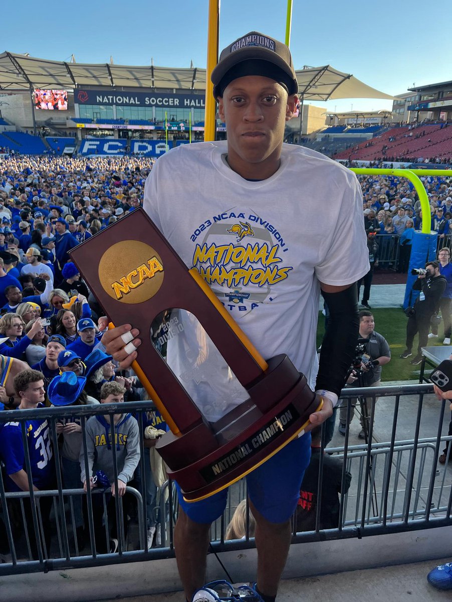 Dalys Beanum tweet media