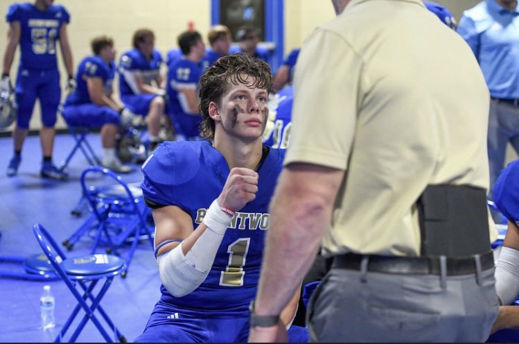 MaddoxMcKim2's tweet photo. Still available 2024 OLB‼️
6’4 210lb.
#18 LB in TN. #102 overall. 
28 ACT. 3.8 GPA. 
3 D1 offers.
Link: https://t.co/h1ISHNPAG7 https://t.co/FxQ46U2R92