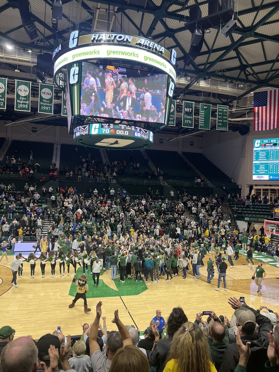 LKNRemodeling's tweet photo. @_agent49 @CharlotteMBB It was awesome!!! https://t.co/B9biGL52iK