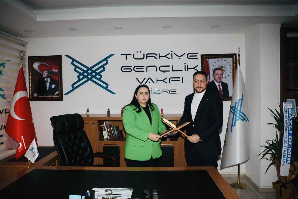 nazlidemirrr's tweet photo. Bugün TÜGVA ilçe temsilciliğini ziyaret ederek yeniden ilçe temsilcisi olarak seçilen Mesut AŞUT kardeşime hayırlı olsun dileklerimi ilettim. Ziyaretimizde yapılan çalışmalar ve ilçemiz gençliğine yönelik istişarelerde bulunduk. Mesut AŞUT kardeşimiz ve ekibine çalışmalarında başarılar diliyorum.